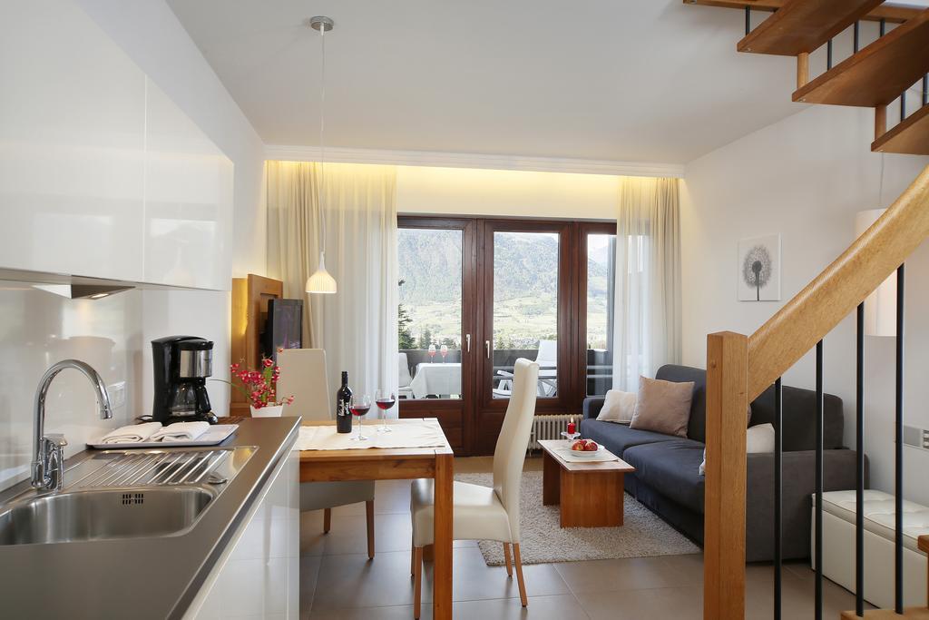 Pension Riedingerhof Meran Zimmer foto