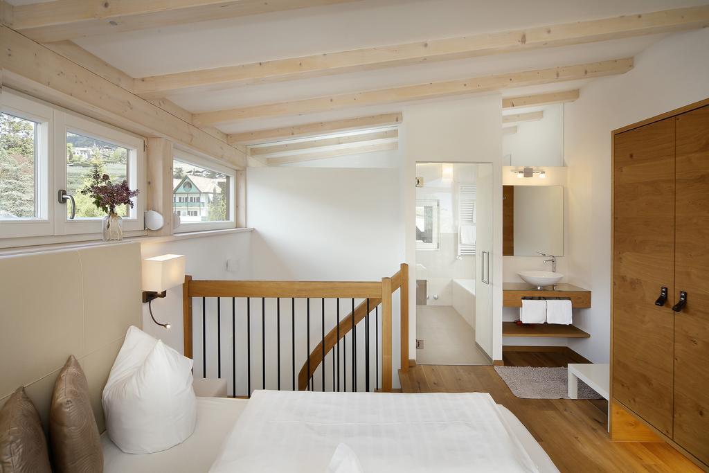 Pension Riedingerhof Meran Zimmer foto