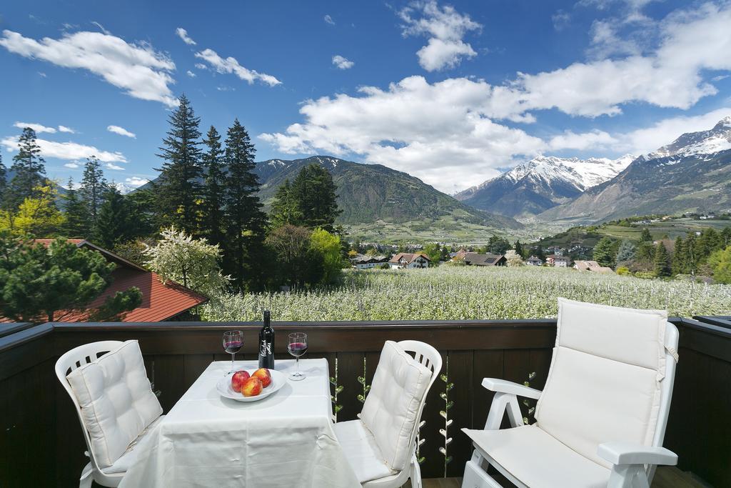 Pension Riedingerhof Meran Zimmer foto